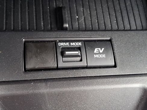 Used 2026 Toyota Corolla Cross AWD Hybrid w/ Moonroof Package image 23