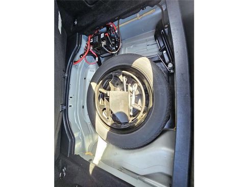 Used 2014 Mercedes-Benz E 350 Sedan image 32