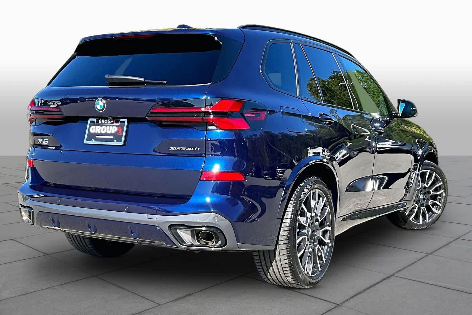 Used 2026 BMW X5 xDrive40i w/ M Sport Package AWD/4WD image 12