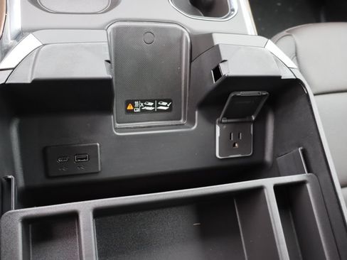 New 2026 Chevrolet Silverado 1500 High Country AWD/4WD image 7