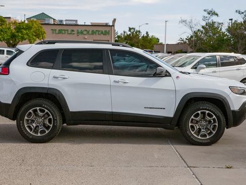 Used 2021 Jeep Cherokee Trailhawk w/ Sun, Sound & Nav Group AWD/4WD image 4