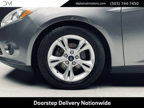 Used 2014 Ford Focus SE w/ SE Winter Package FWD image 38