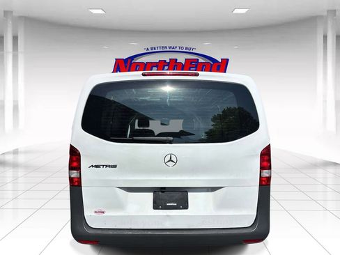 Used 2022 Mercedes-Benz Metris image 4