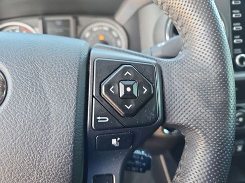 Used 2020 Toyota Tacoma TRD Sport w/ Technology Package image 23