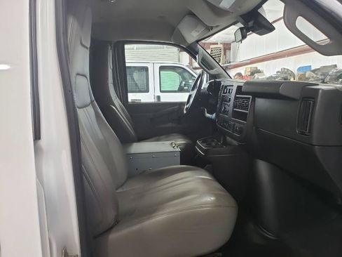 Used 2020 Chevrolet Express 3500 Extended w/ Driver Convenience Package RWD image 23