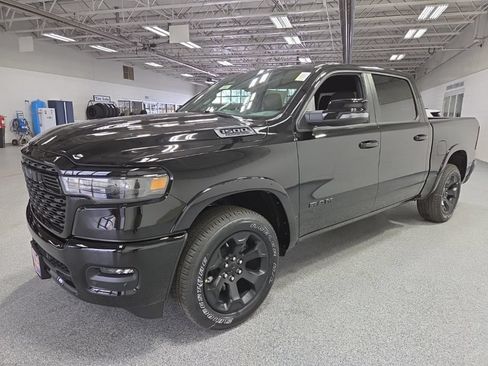 New 2026 RAM 1500 4x4 Crew Cab image 3