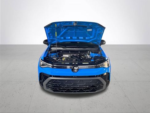 Certified 2025 Volkswagen Taos SE image 22