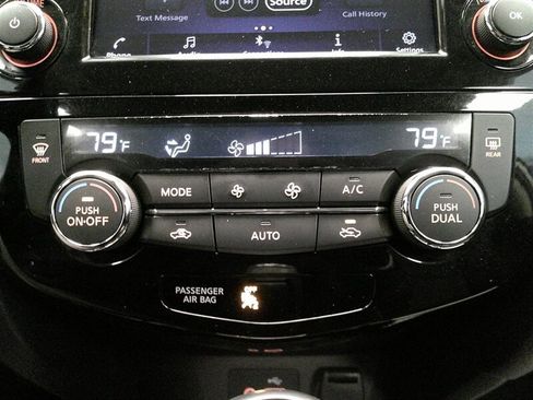 Used 2019 Nissan Rogue SV image 21