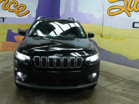 Used 2021 Jeep Cherokee Latitude Lux w/ Comfort/Convenience Group image 3
