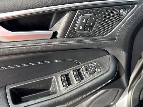 Used 2022 Ford Edge Titanium AWD/4WD image 15