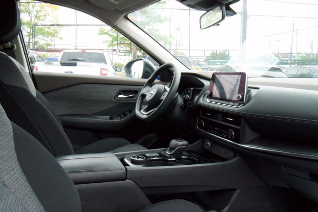 Used 2023 Nissan Rogue SV AWD/4WD image 28