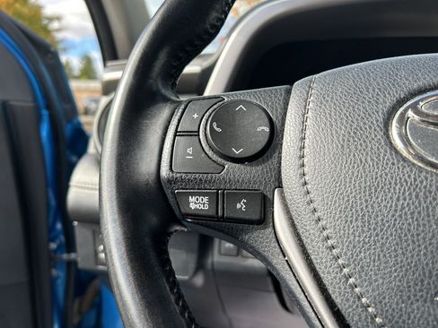 Used 2017 Toyota RAV4 Limited image 18