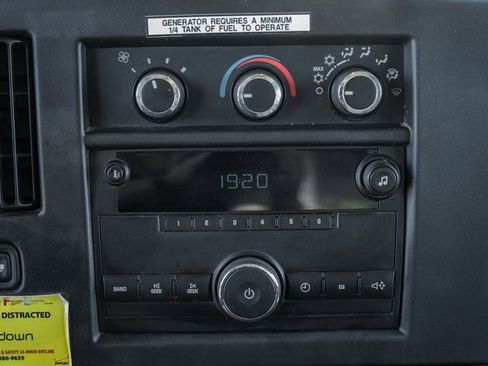 Used 2009 Chevrolet Express 3500 image 24