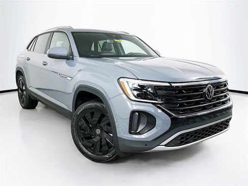 New 2025 Volkswagen Atlas Cross Sport SE image 1