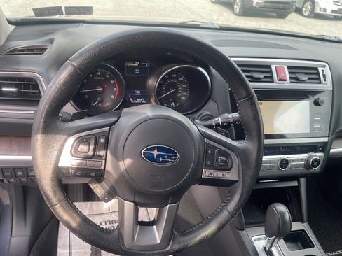 Used 2017 Subaru Outback 2.5i Limited image 11
