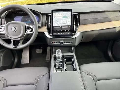 New 2026 Volvo XC90 B6 Plus w/ Protection Package Premier image 29