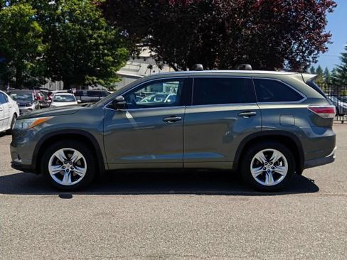 Used 2015 Toyota Highlander Limited Platinum AWD/4WD image 4