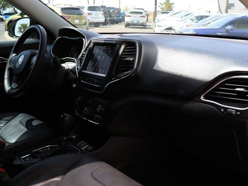 Used 2021 Jeep Cherokee Trailhawk w/ Premium Leather Package AWD/4WD image 35