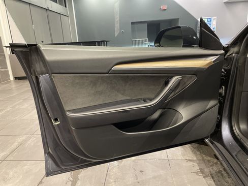 Used 2023 Tesla Model 3 Standard Range image 14