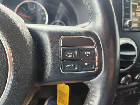 Used 2016 Jeep Wrangler Unlimited Sahara w/ Dual Top Group AWD/4WD image 29