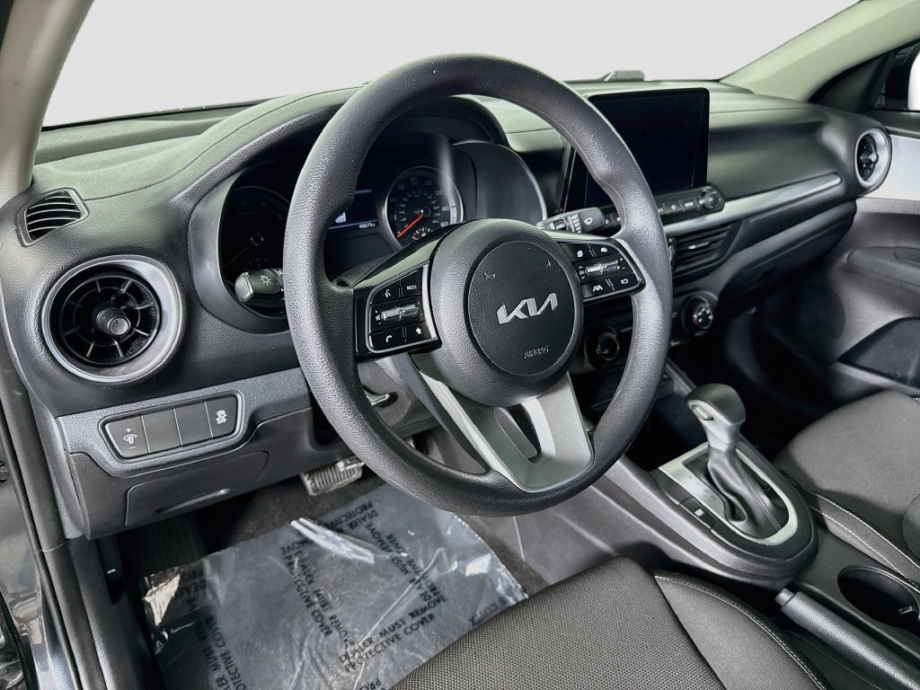 Used 2023 Kia Forte LXS FWD image 9