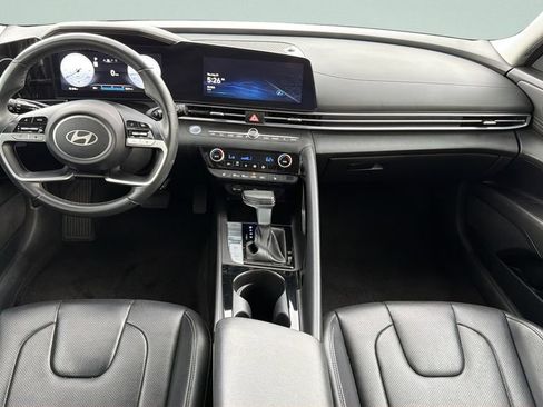 Used 2025 Hyundai Elantra Limited FWD image 14