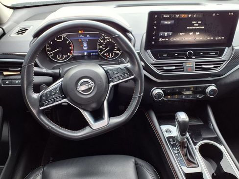 Used 2023 Nissan Altima 2.5 SR w/ SR Premium Package FWD image 14