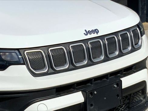 Certified 2022 Jeep Compass Latitude image 25