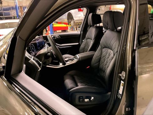 New 2026 BMW X5 xDrive40i image 9