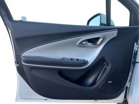 Used 2013 Chevrolet Volt Premium w/ Premium Trim Package image 17