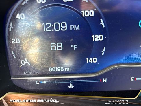 Used 2023 Chevrolet Suburban Premier image 17