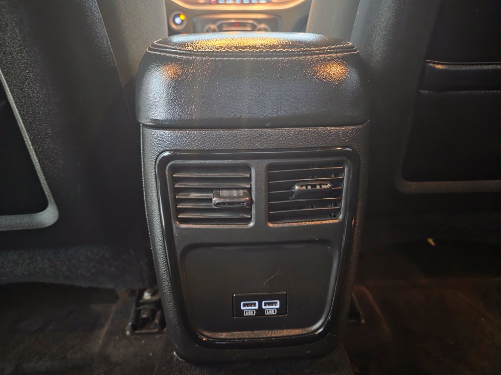Used 2018 Dodge Charger R/T w/ Blacktop Package RWD image 15