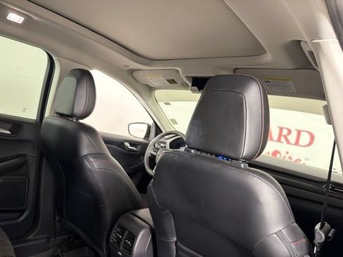 Certified 2022 Ford Escape SEL w/ SEL Stealth AWD Package image 19