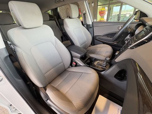 Used 2018 Hyundai Santa Fe Sport FWD image 25