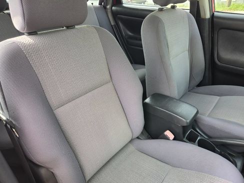 Used 2004 Toyota Matrix FWD image 39