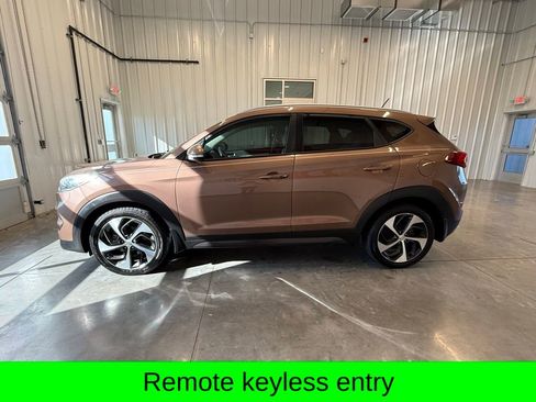 Used 2016 Hyundai Tucson Sport image 4