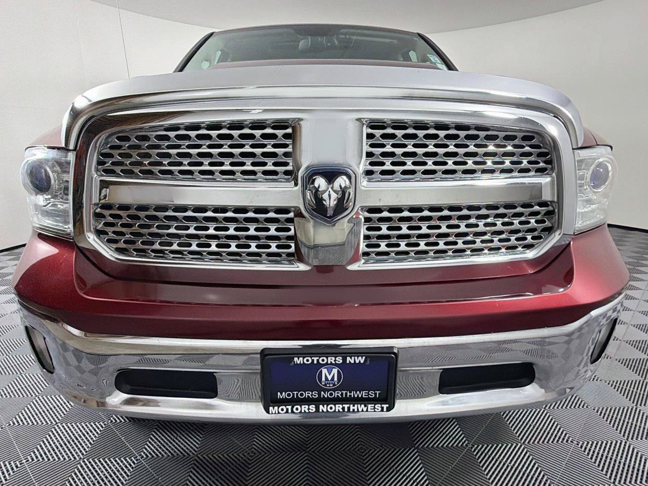 Used 2017 RAM 1500 Laramie w/ Convenience Group AWD/4WD image 2