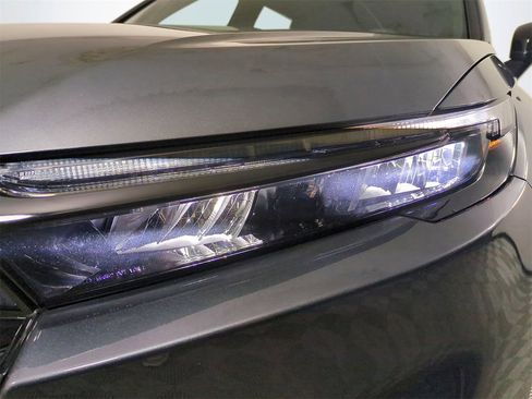 Used 2025 Honda CR-V Sport-L image 10