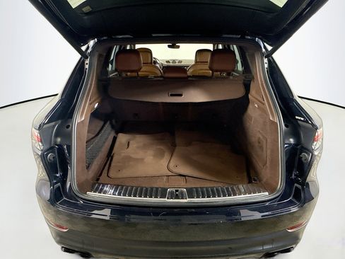 Used 2023 Porsche Cayenne image 34