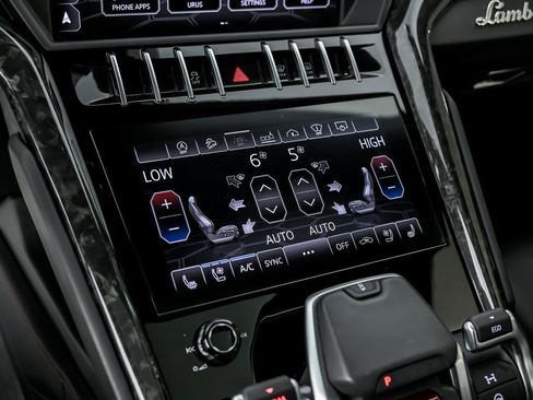 Used 2019 Lamborghini Urus image 43