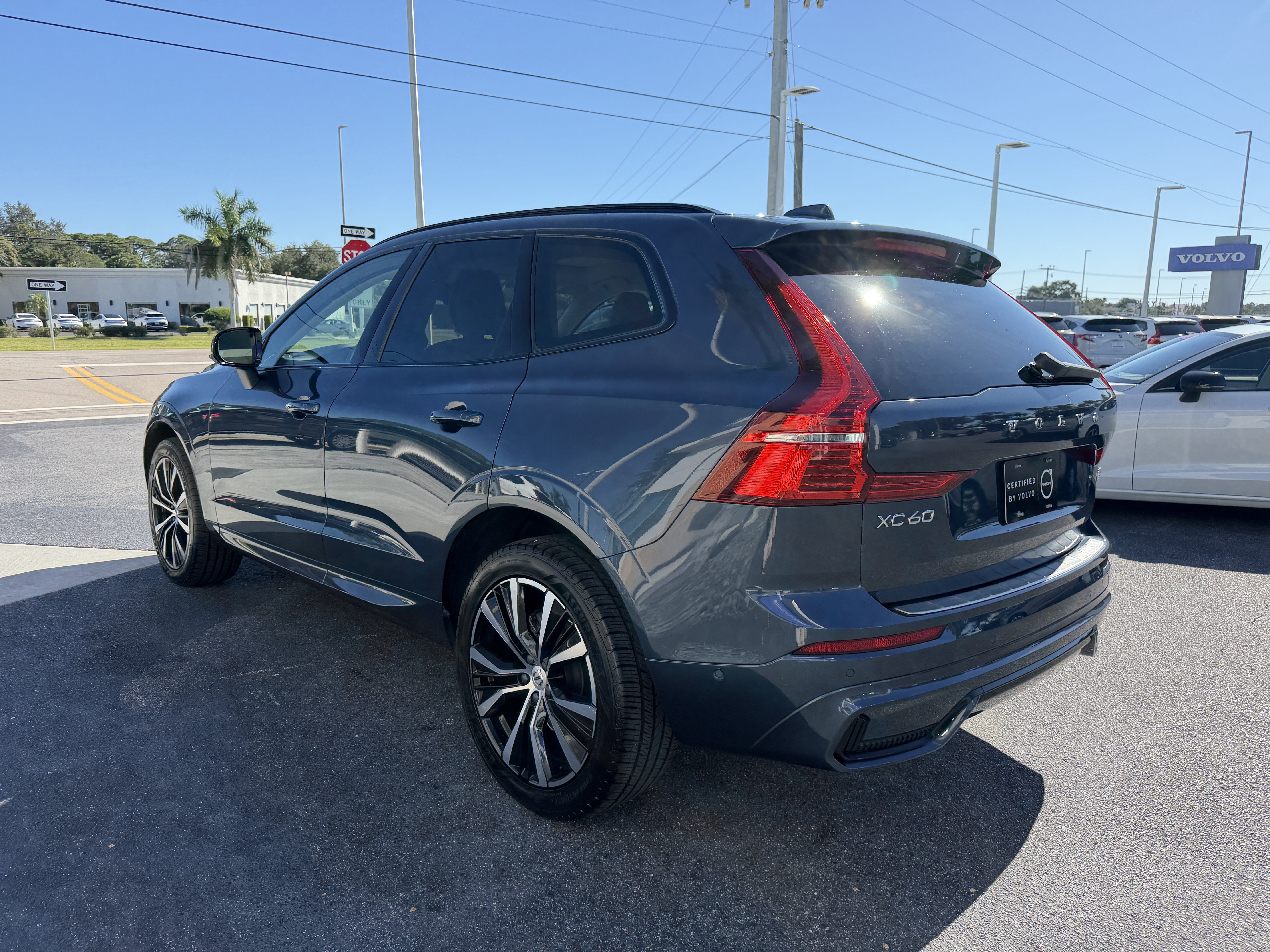 Certified 2024 Volvo XC60 B5 Plus w/ Protection Package Premier AWD/4WD image 5