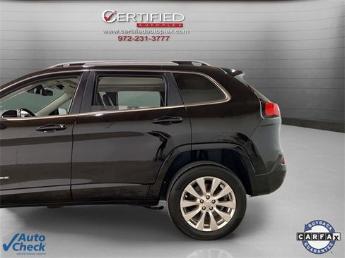 Used 2017 Jeep Cherokee Overland w/ Technology Group image 86