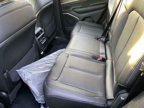 New 2026 Jeep Grand Cherokee Limited image 3