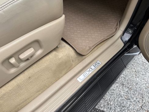 Used 2003 Lexus LX 470 4WD image 64