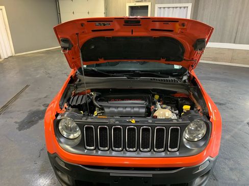 Used 2016 Jeep Renegade Latitude w/ Popular Equipment Group AWD/4WD image 26