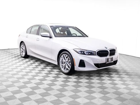 Certified 2025 BMW 330i xDrive Sedan w/ Premium Package AWD/4WD image 8