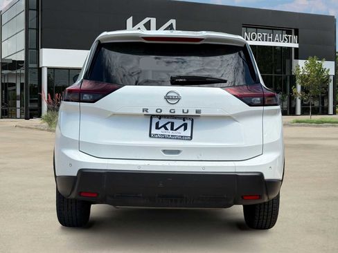 Used 2024 Nissan Rogue S FWD image 6