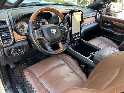 Used 2022 RAM 2500 Limited AWD/4WD image 3