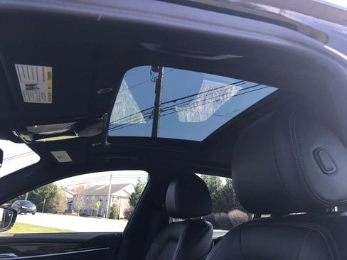 Used 2018 BMW 530e xDrive 530e xDrive iPerformance Sedan w/ Premium Package 2 image 33