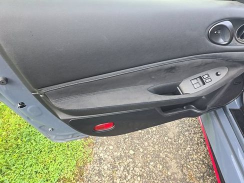 Used 2025 Nissan Z NISMO w/ Floor Mat Package RWD image 9